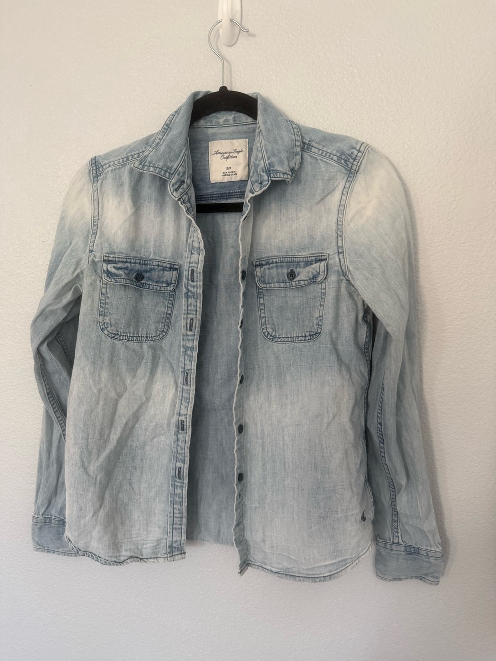 American Eagle Outfitters Light Blue Denim Button Down Shirt Size Small
